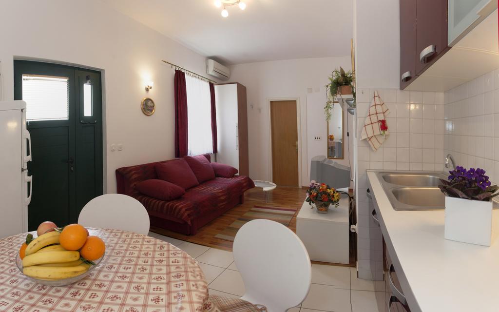 Apartments Leo Split Bagian luar foto