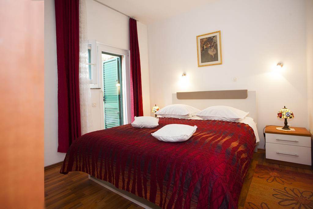 Apartments Leo Split Bagian luar foto